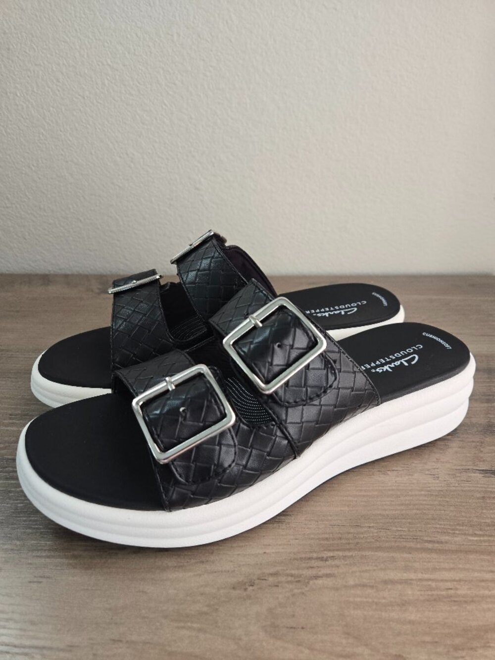 Clarks Cloudsteppers Drift Wedge Buckle Black Woven Sandals Size 8M